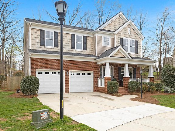 2nd image of 4512 Hampstead Heath Dr