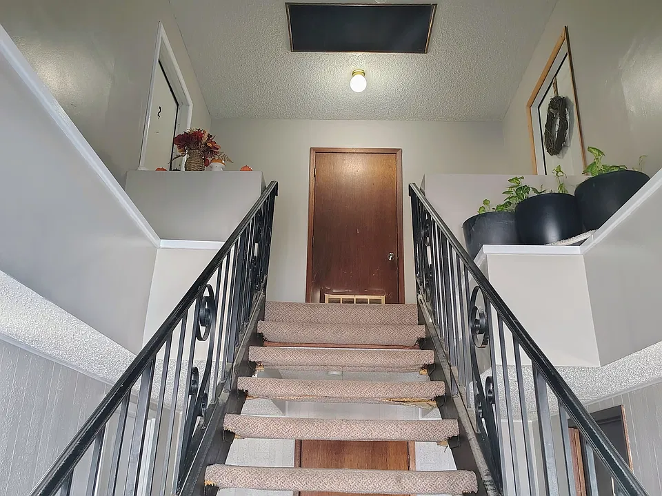 608 Compton Ave #1