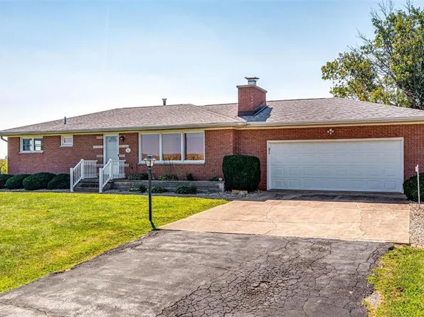 972 Main St, Mount Olive, IL 62069