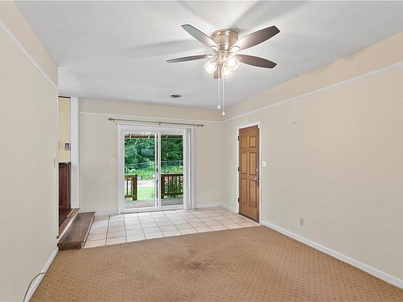 4th image of 395 Crossville Ct