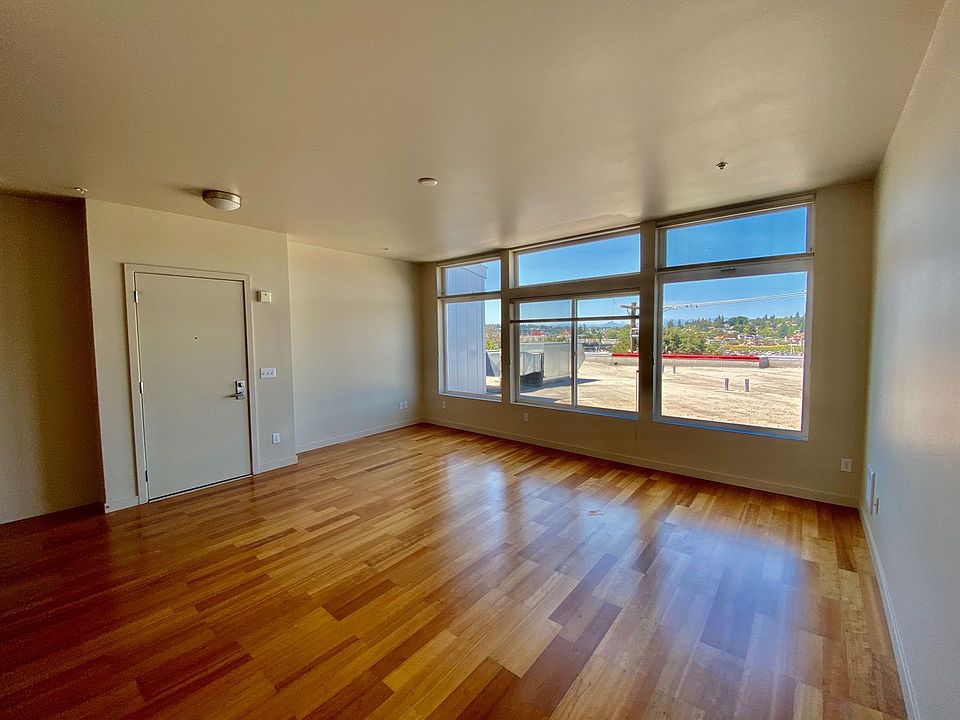 1st image of 2960 Eastlake Ave E APT 412