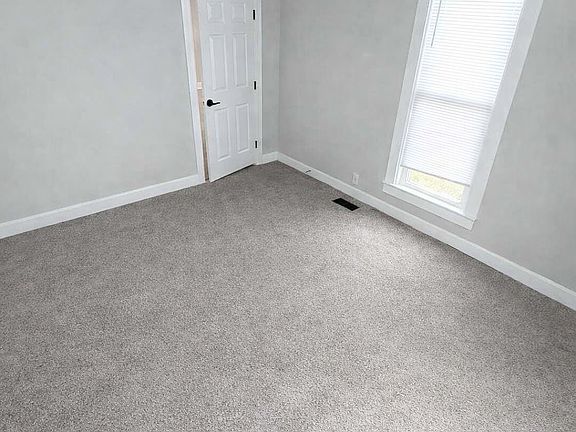 2nd image of 1115 N Bell St