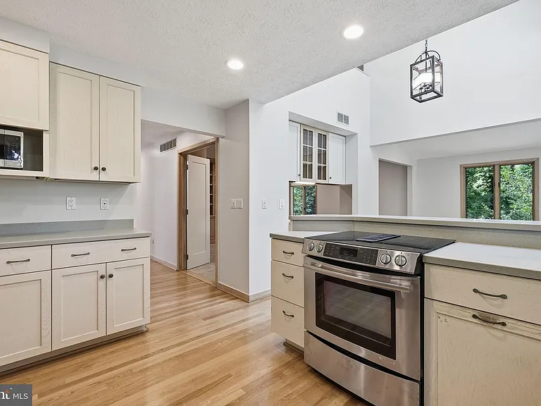 22 Poplar Point Rd — Photo 9