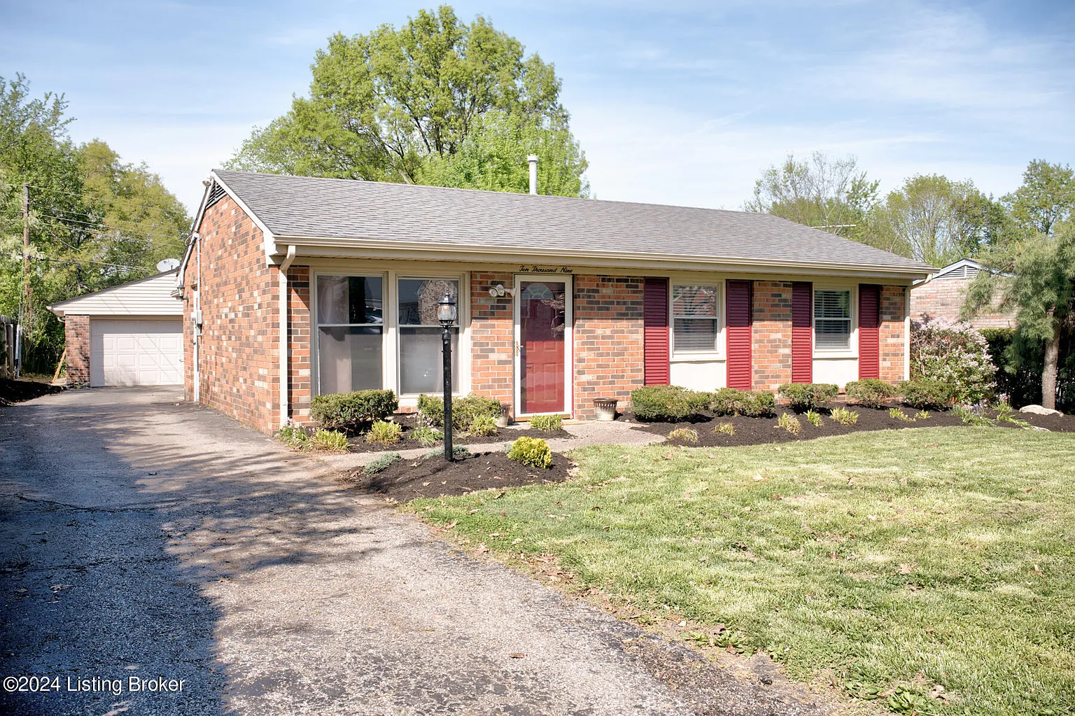 10009 Cardigan Dr photo 1