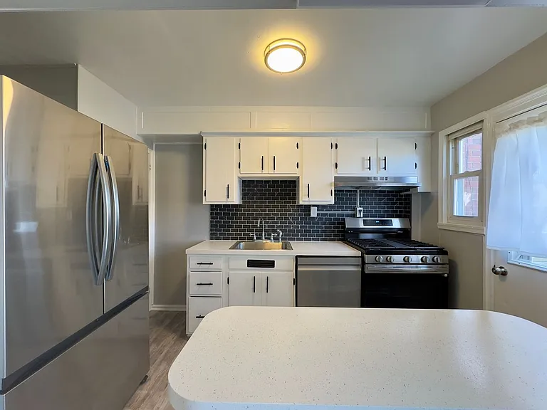 7716 Wynbrook Rd — Photo 4