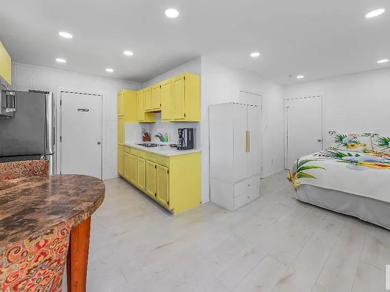 1440 Harbor Island Dr — Photo 3