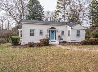 2836 Woodlawn Ave, Falls Church, VA 22042