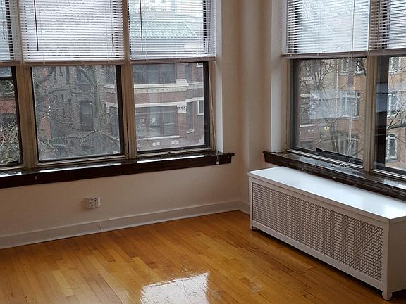 3rd image of 941 W Carmen Ave APT 301
