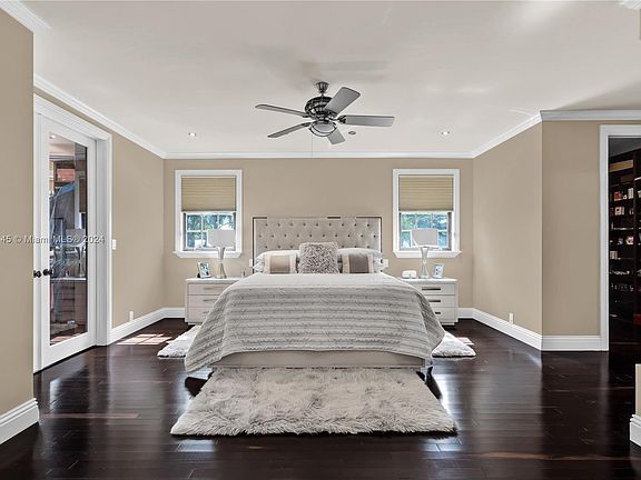 3rd image of 9439 NW 54th Doral Ter