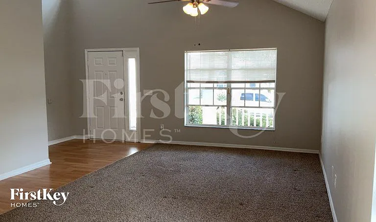 4129 Pacifica Dr — Photo 2