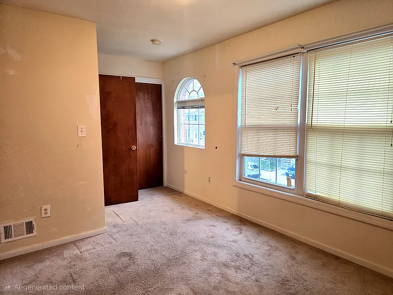 168 N 16th St #168 — Photo 14