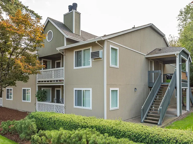 Highland Park Apartments — Photo 6