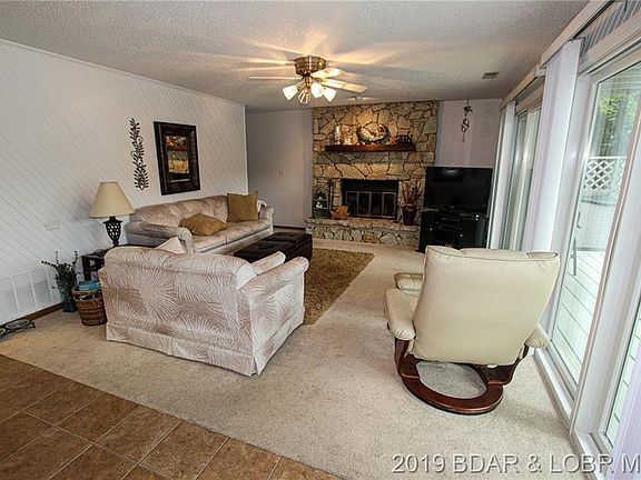 2nd image of 933 Crawford Dr