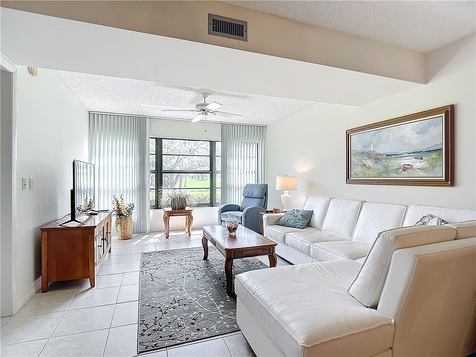 1st image of 32 Plantation Dr APT 102