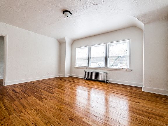 3rd image of 308 Elizabeth St #2305888