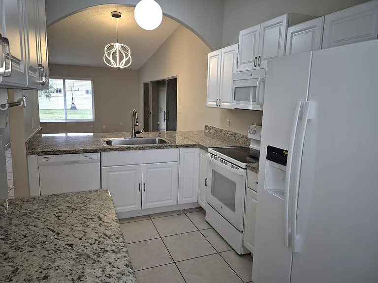 5510 Lakewood Cir S #C — Photo 15
