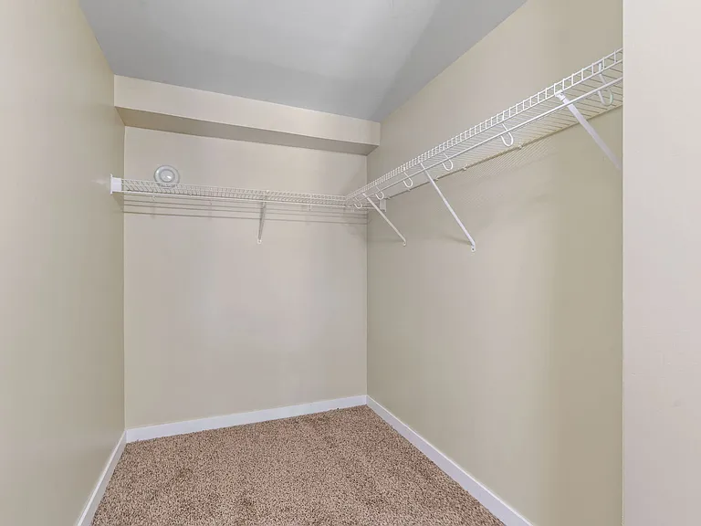 430 Oak Grove — Photo 14