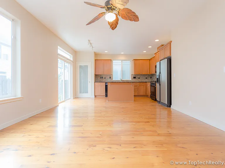 182 NW 209th Ave — Photo 11