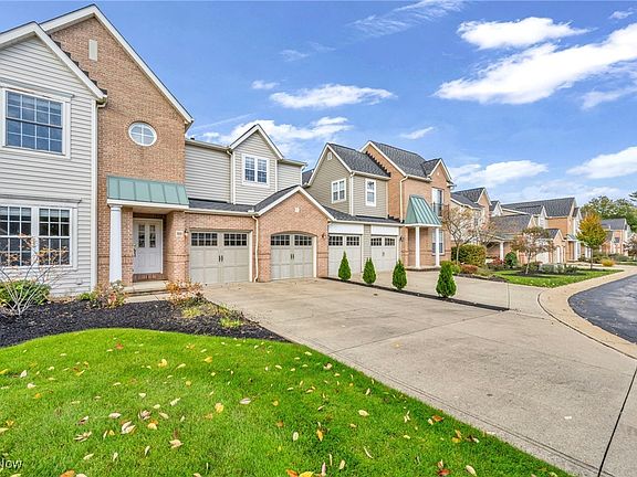 3rd image of 355 Hollyhock Ct