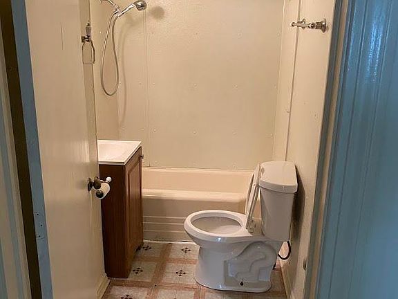 2nd image of 206 Rushwood Dr
