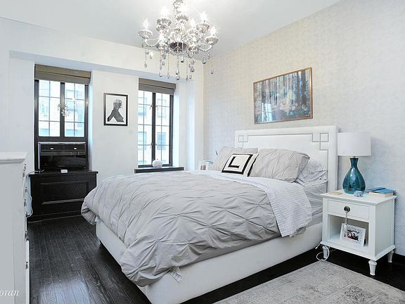 4th image of 100 7th Ave #16B