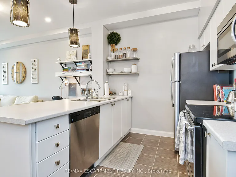 112 King St E #903 — Photo 25