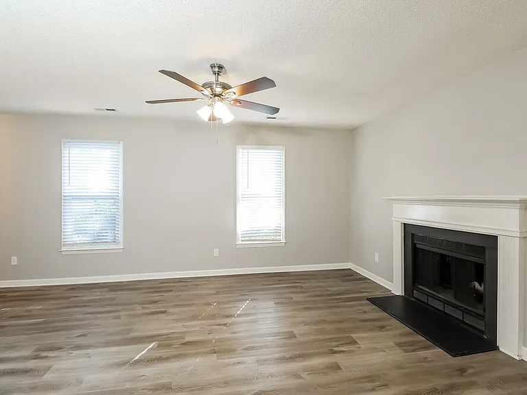 4204 Hounds Run Dr — Photo 5