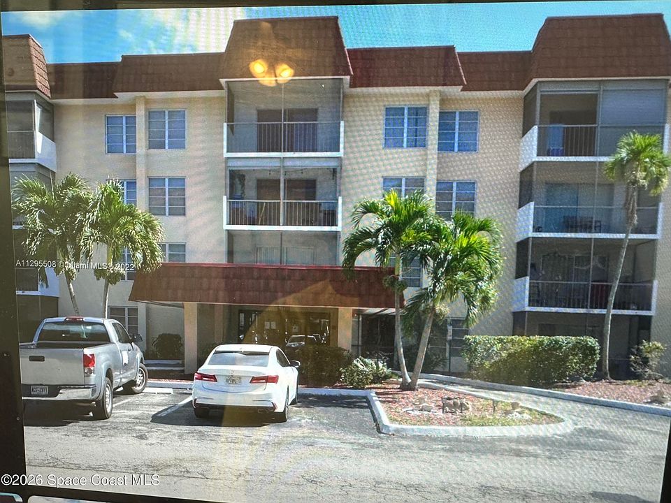 1st image of 4152 Inverrary Dr APT 201