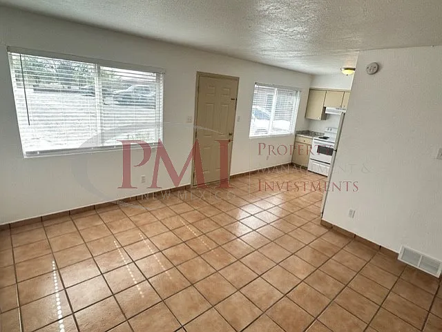 2105 Espina Street #8 — Photo 4