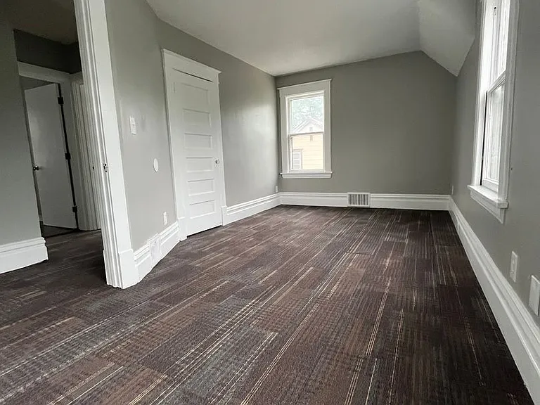 444 Clinton Ave — Photo 4