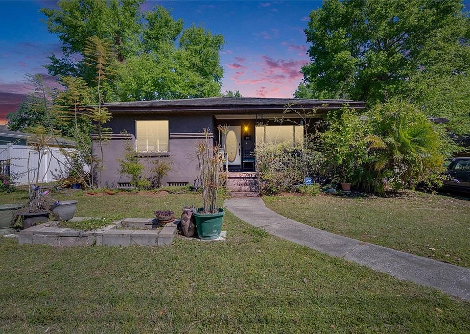 1st image of 803 W COLUMBUS DRIVE