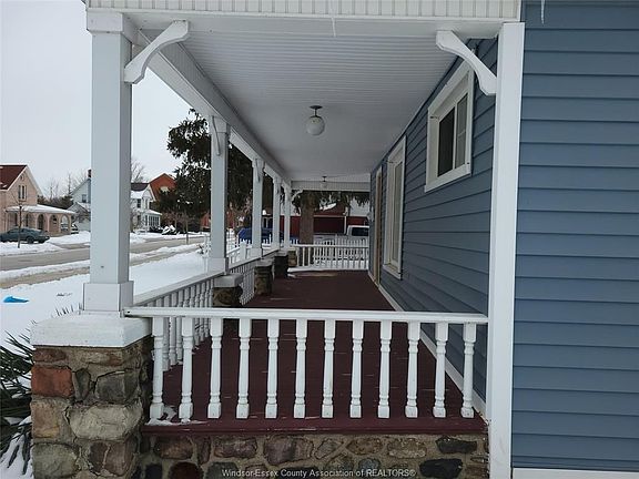 4th image of 30 Mill St E