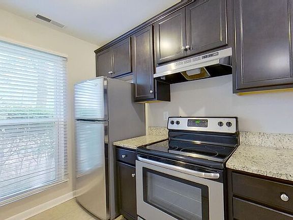 4th image of 225-225 Village Ln #J
