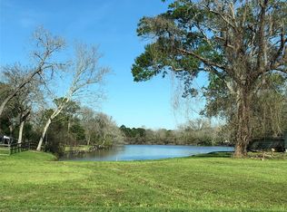 100 E Texas Ave, Holiday Lakes, TX 77515