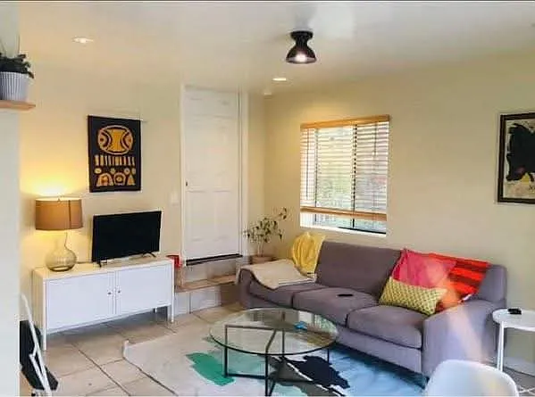 Camero Ave — Photo 1