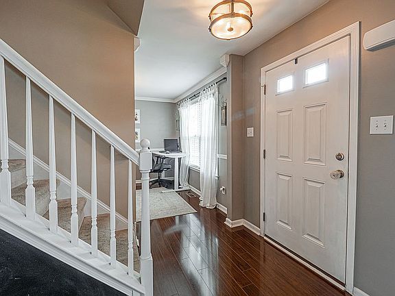 4th image of 134 Bellevue Dr