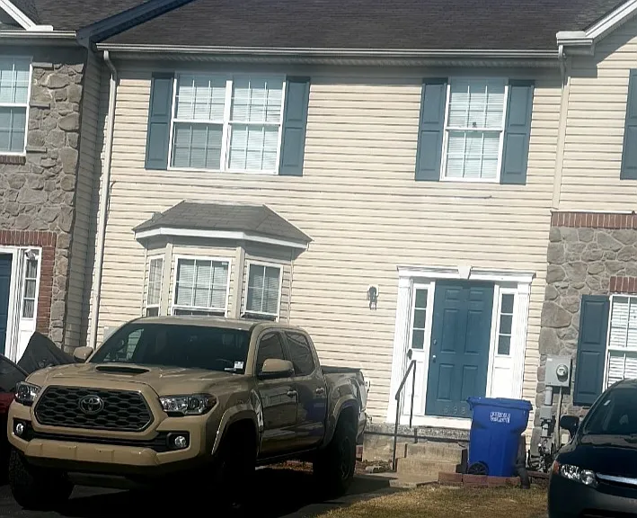 398 Madison Dr — Photo 1