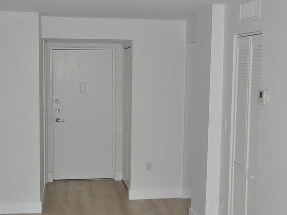 2nd image of 1418 Collins Avenue #303