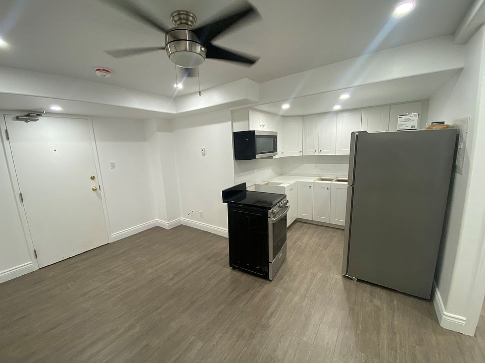 1st image of 110 Gloucester St #Street30-30