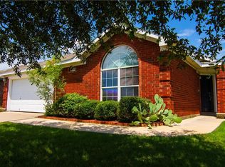 10512 Aransas Dr, Fort Worth, TX 76131