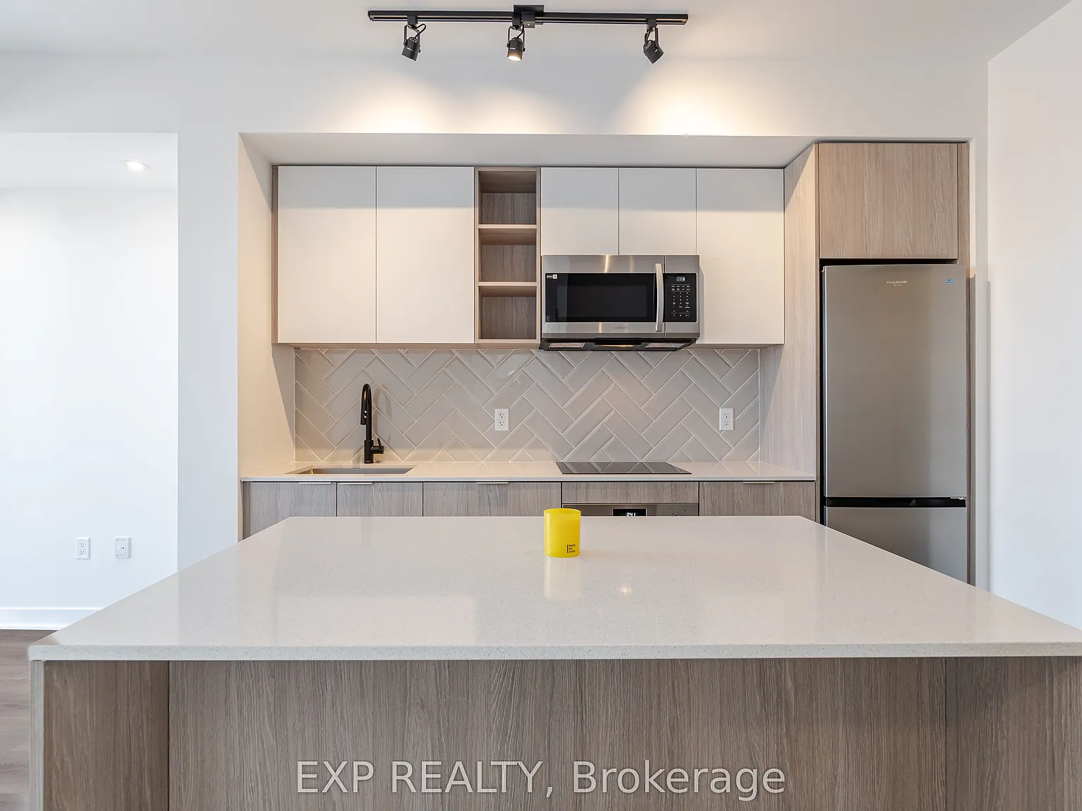 3 bed, $2,700 — Photo 3