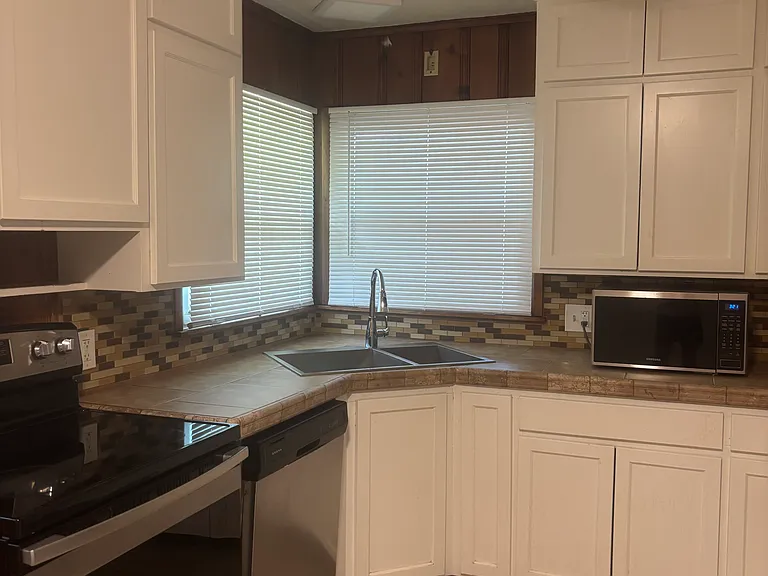 1230 Caddell Ln — Photo 11