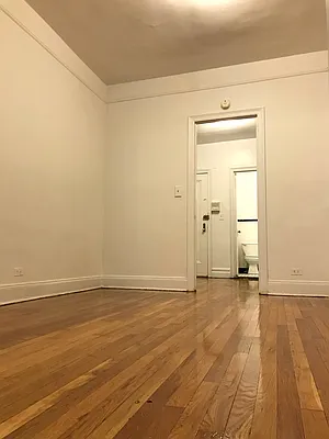 Rented by Paley Management | media 9