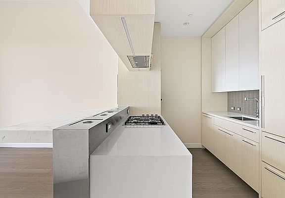 3rd image of 252 South St #80B