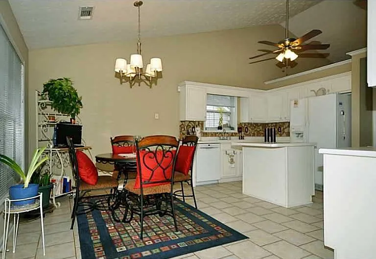 Eat in Kitchen with plenty of space