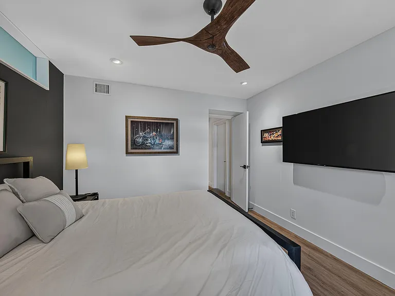 6515 Bay Club Dr #4 — Photo 31