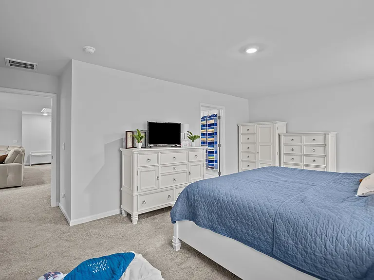 402 Folkstone Rd — Photo 30