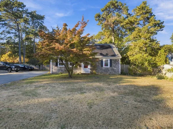 2 Constance Avenue E, West Yarmouth, MA 02673