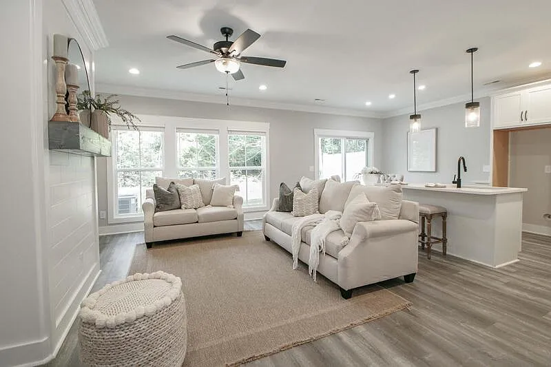 2 bed, 2.5 bath, 1678 sqft, $1,880 — Photo 4