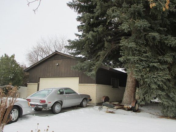 2nd image of 1896 S Saint Clair Ave